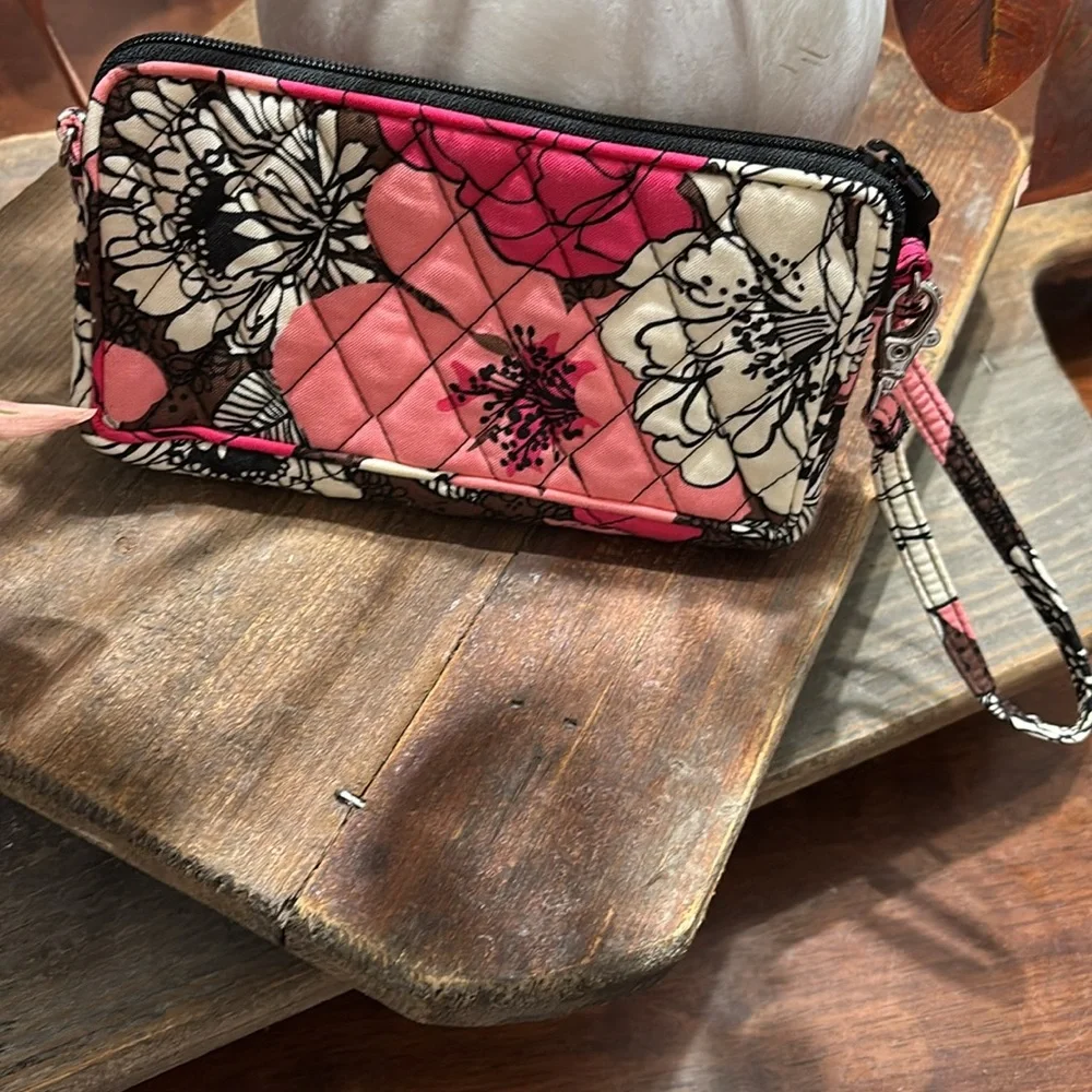 NWOT Vera Bradley -Mocha Rouge Wristlet - Picture 2 of 8